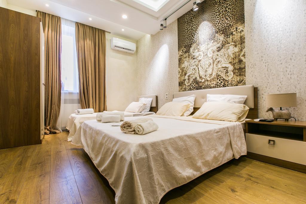 Sweet Home 3 At Freedom Square Tiflis Exterior foto